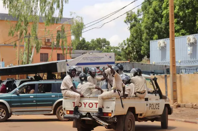 Policía de Níger en la capital, Niamey. Foto: Djibo Issifou / Dpa